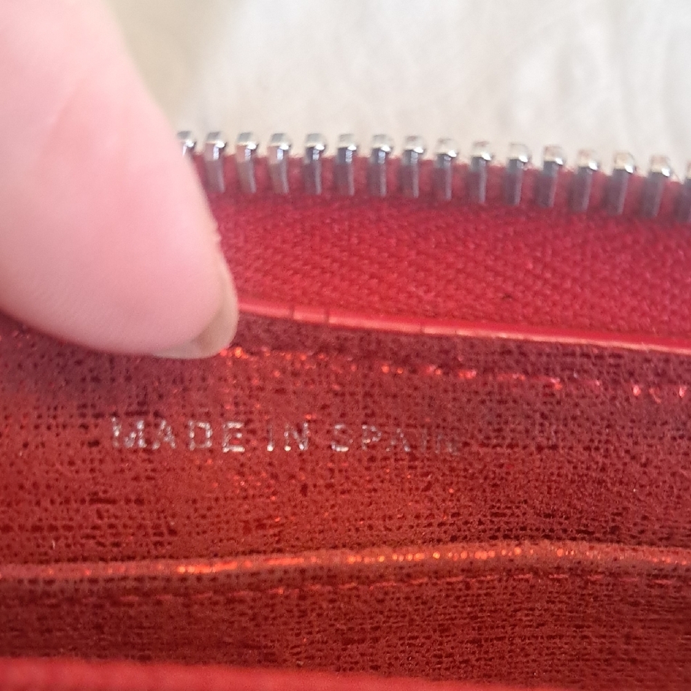 Authentic Chanel Red Quilted Zippy Wallet - Picture 6 of 11